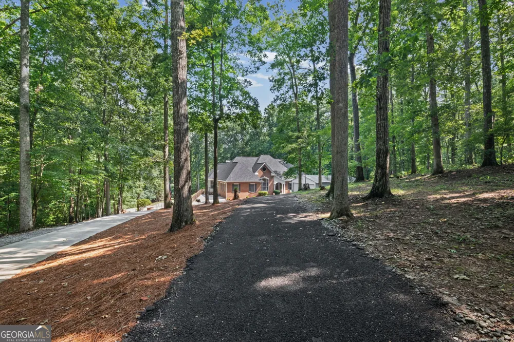 75 Waters Edge LN Newnan, GA 30263