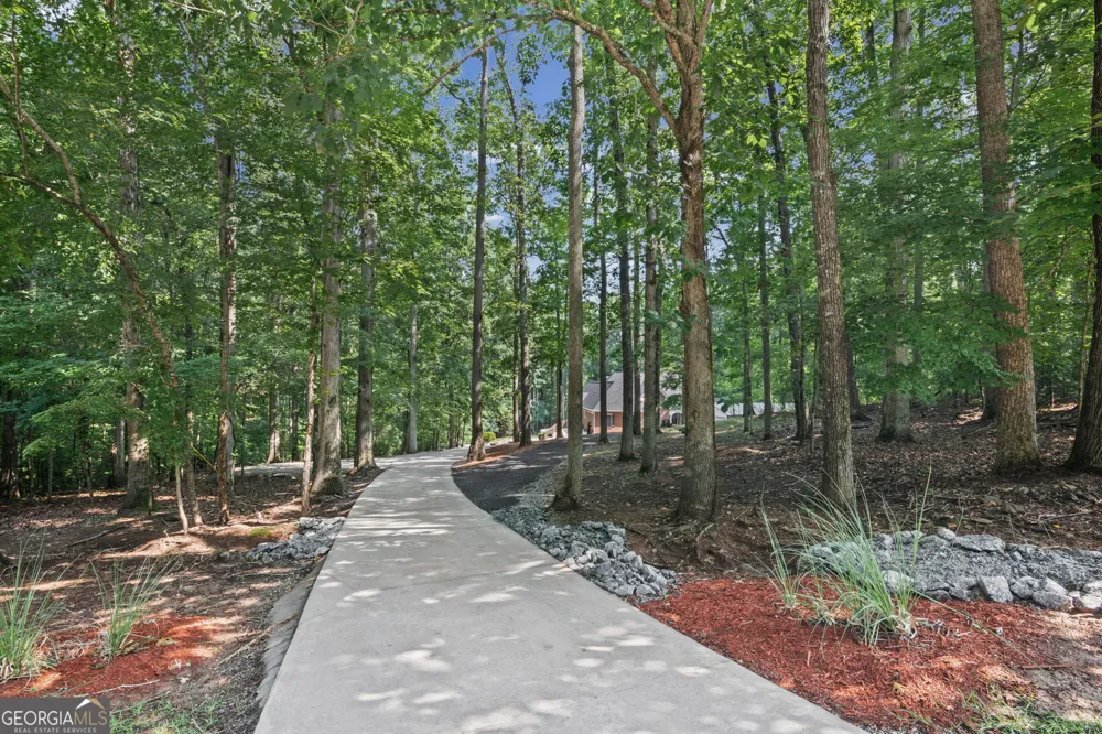 75 Waters Edge LN Newnan, GA 30263