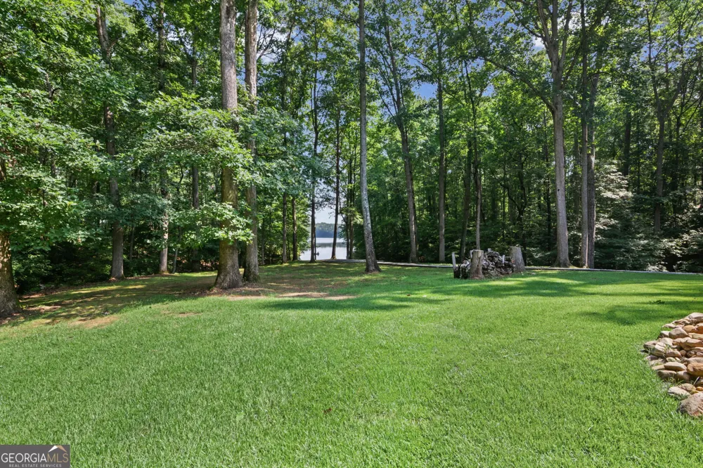 75 Waters Edge LN Newnan, GA 30263