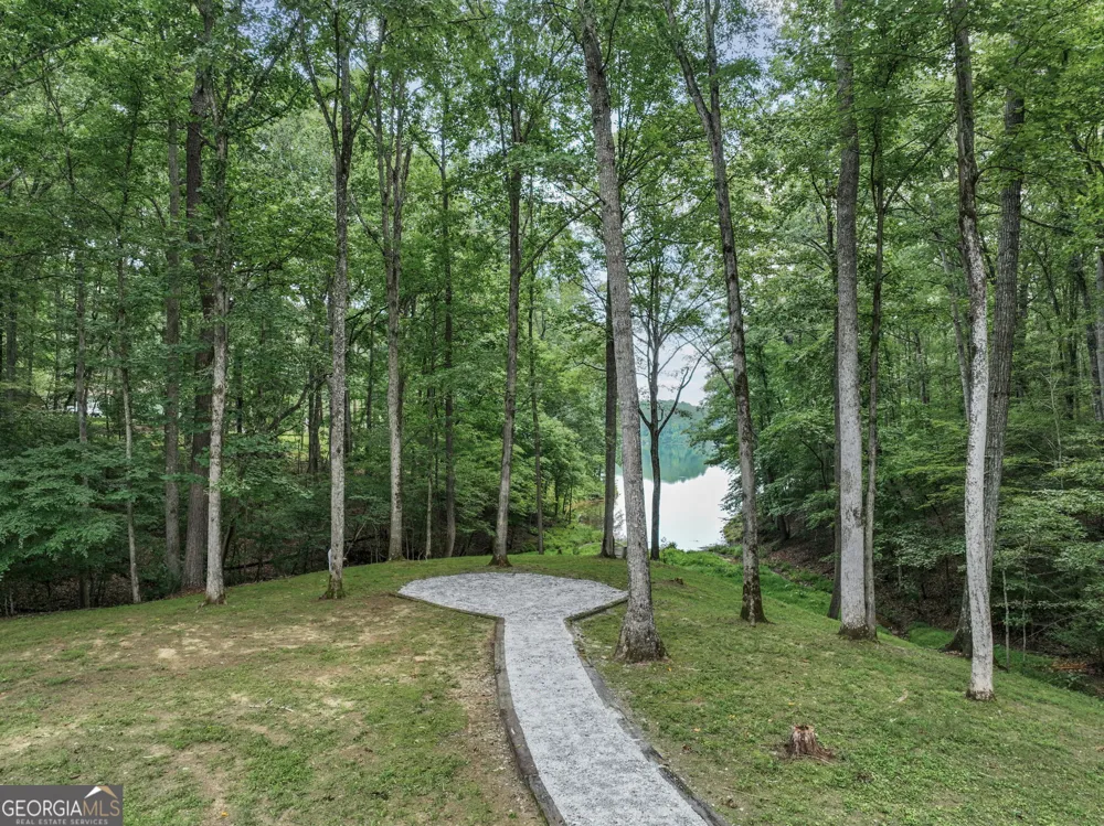 75 Waters Edge LN Newnan, GA 30263