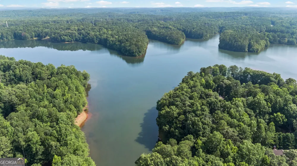 75 Waters Edge LN Newnan, GA 30263