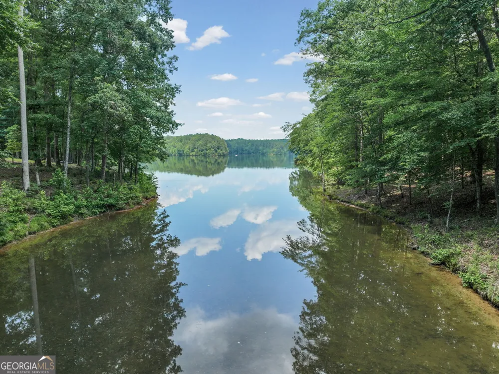 75 Waters Edge LN Newnan, GA 30263