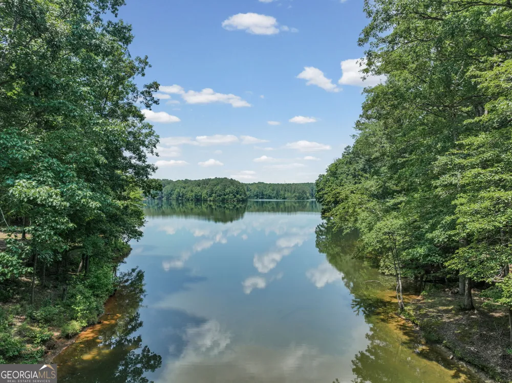 75 Waters Edge LN Newnan, GA 30263