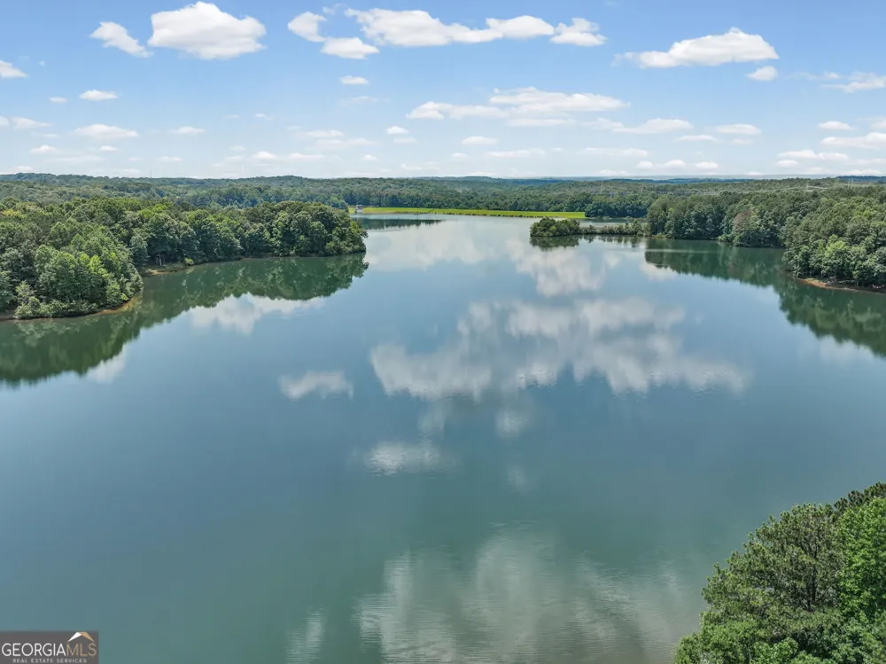 75 Waters Edge LN Newnan, GA 30263