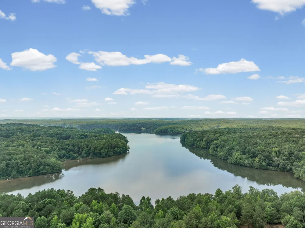 75 Waters Edge LN Newnan, GA 30263