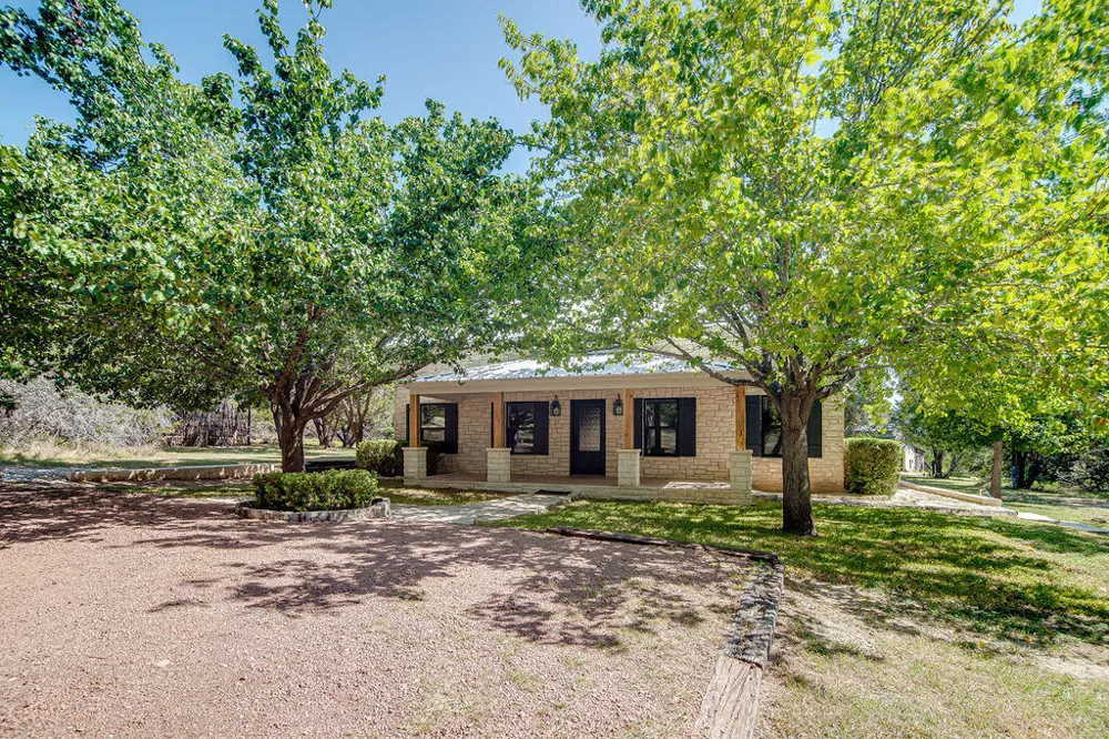 146 Hillside Drive Fredericksburg, TX 78624