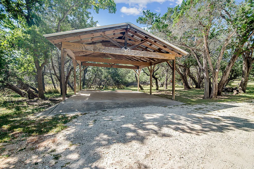 146 Hillside Drive Fredericksburg, TX 78624