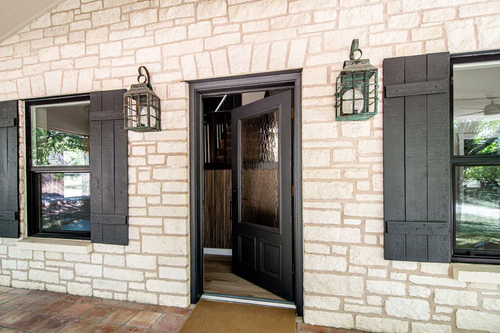 146 Hillside Drive Fredericksburg, TX 78624