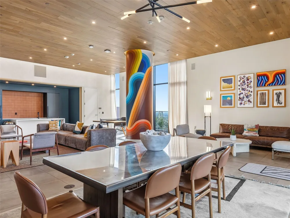 48 East Avenue #2011 Austin, TX 78701
