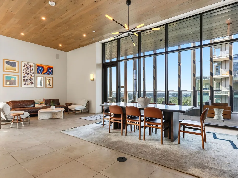 48 East Avenue #2011 Austin, TX 78701