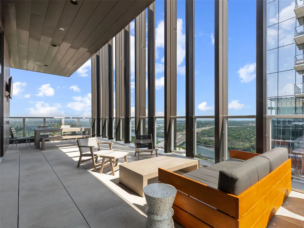 48 East Avenue #2011 Austin, TX 78701
