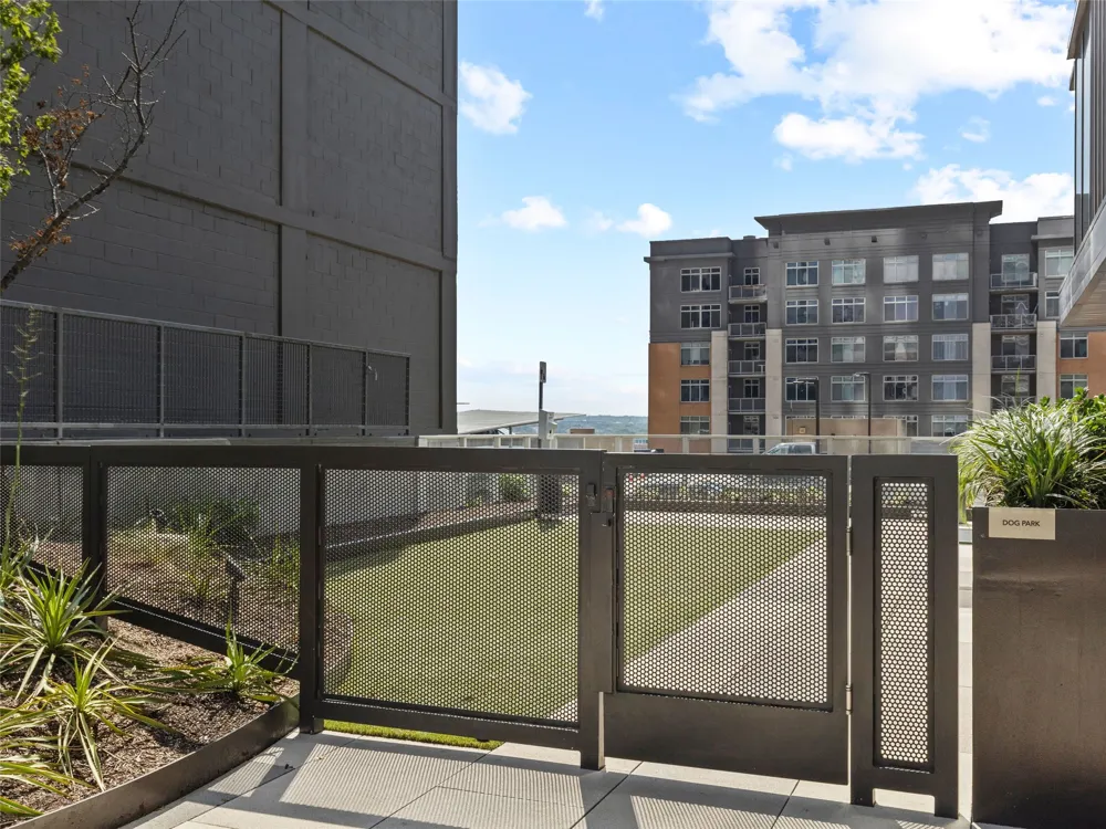 48 East Avenue #2011 Austin, TX 78701