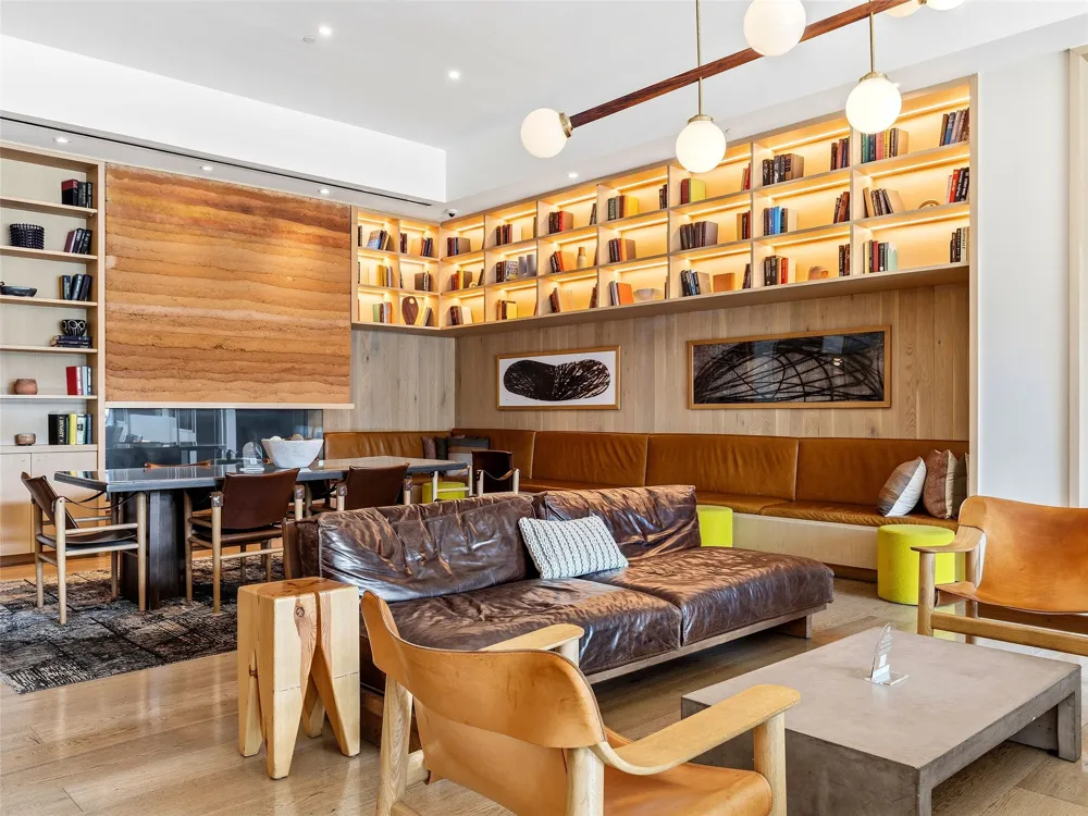 48 East Avenue #2011 Austin, TX 78701