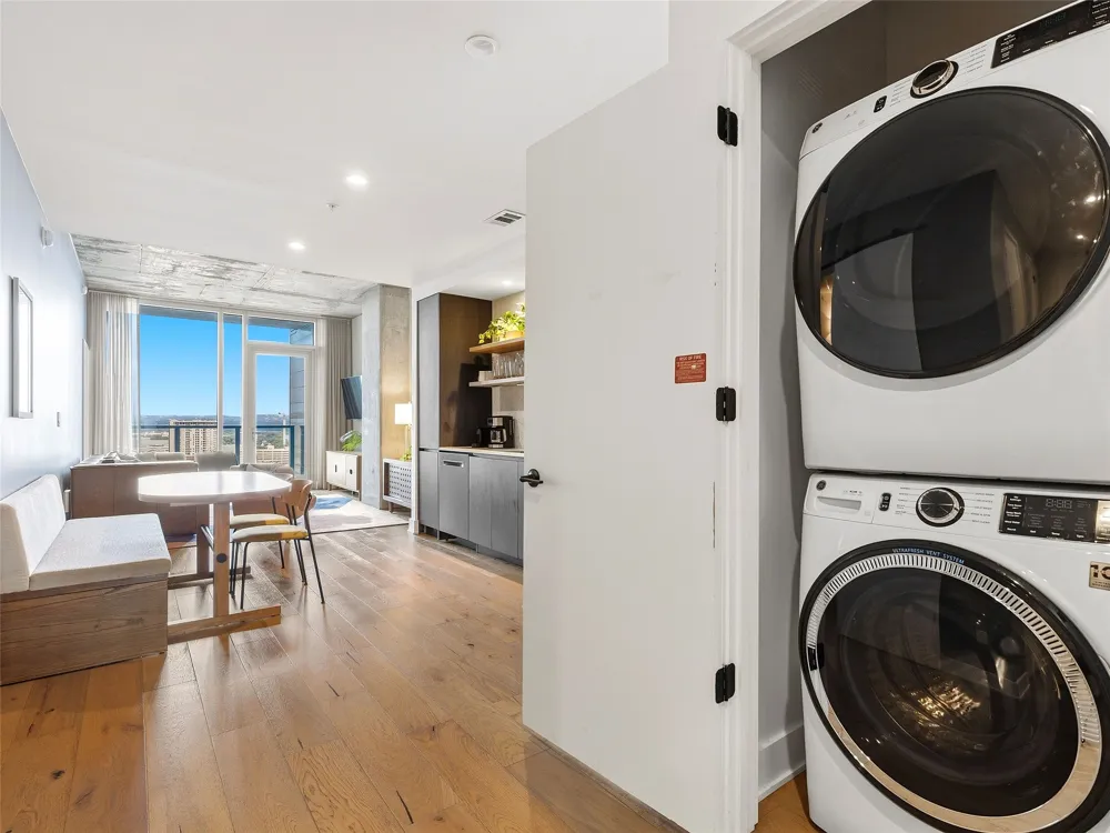 48 East Avenue #2011 Austin, TX 78701