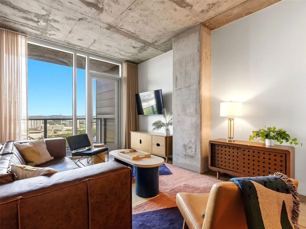48 East Avenue #2011 Austin, TX 78701