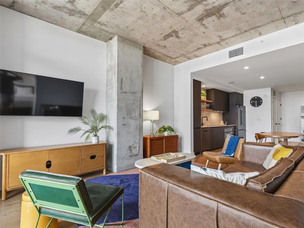 48 East Avenue #2011 Austin, TX 78701