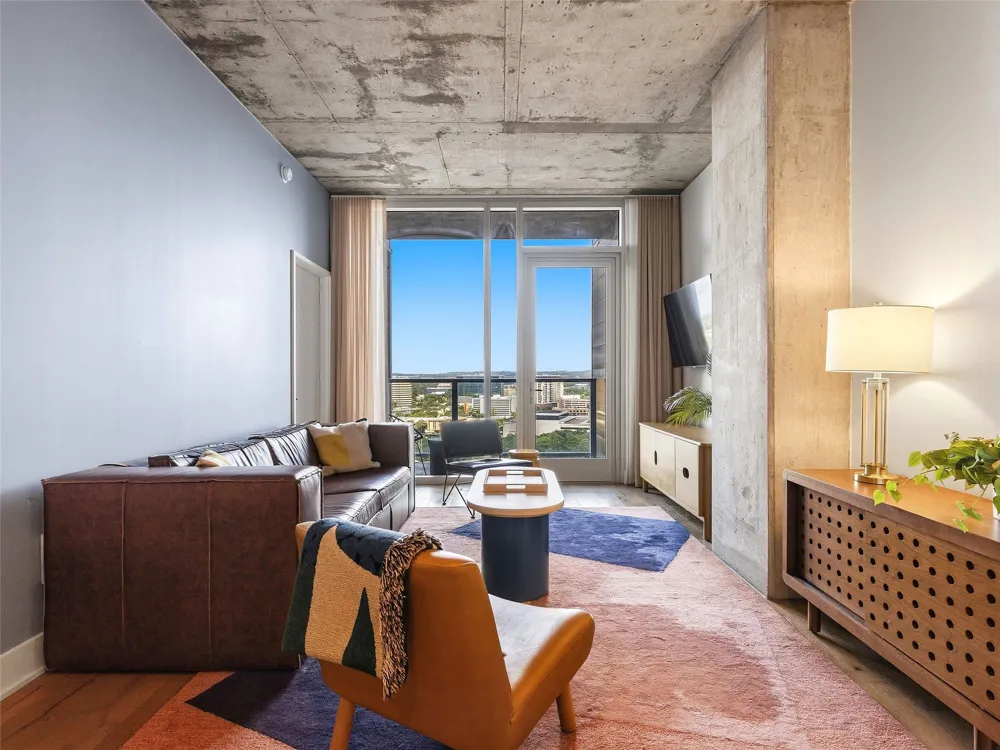 48 East Avenue #2011 Austin, TX 78701