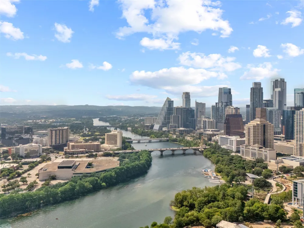 48 East Avenue #2011 Austin, TX 78701