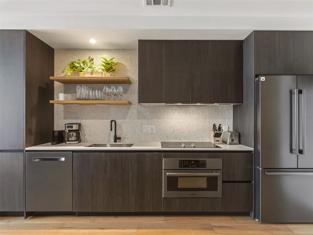 48 East Avenue #2011 Austin, TX 78701