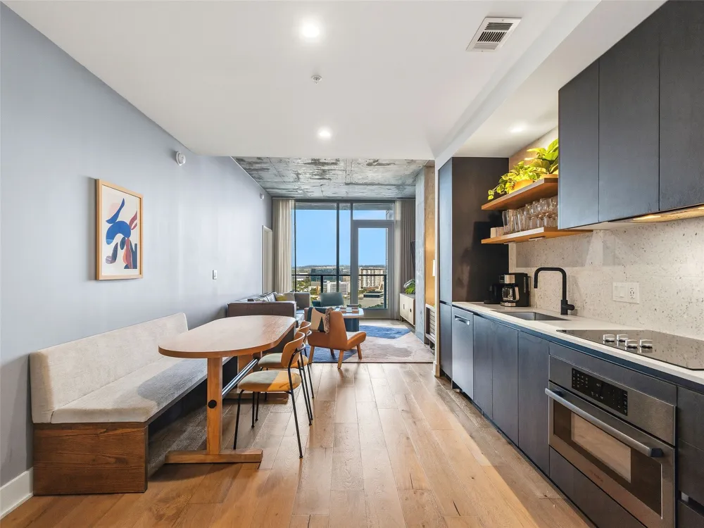 48 East Avenue #2011 Austin, TX 78701