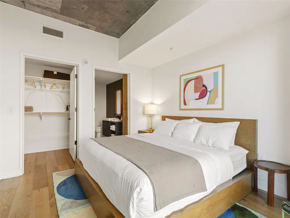 48 East Avenue #2011 Austin, TX 78701