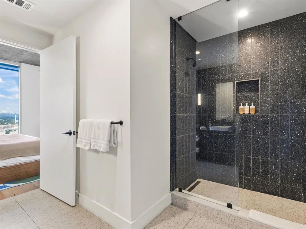 48 East Avenue #2011 Austin, TX 78701