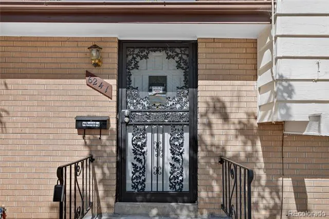 6241 S Garfield Drive Littleton, CO 80121