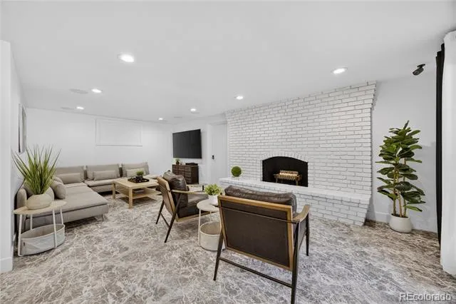 6 Pourtales Road Colorado Springs, CO 80906