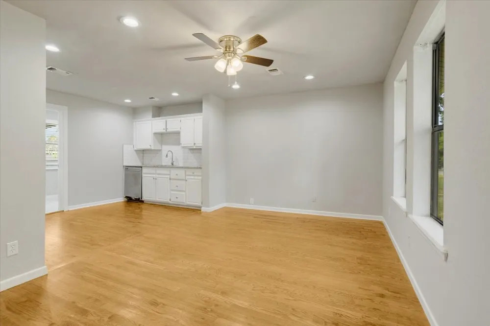 1310 W Laurel Street Sherman, TX 75092