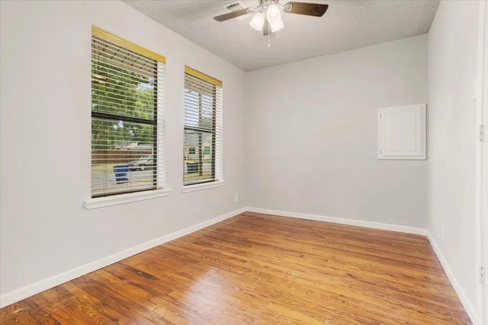1310 W Laurel Street Sherman, TX 75092