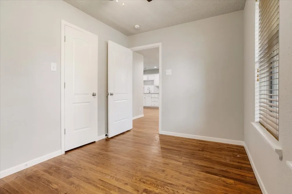 1310 W Laurel Street Sherman, TX 75092
