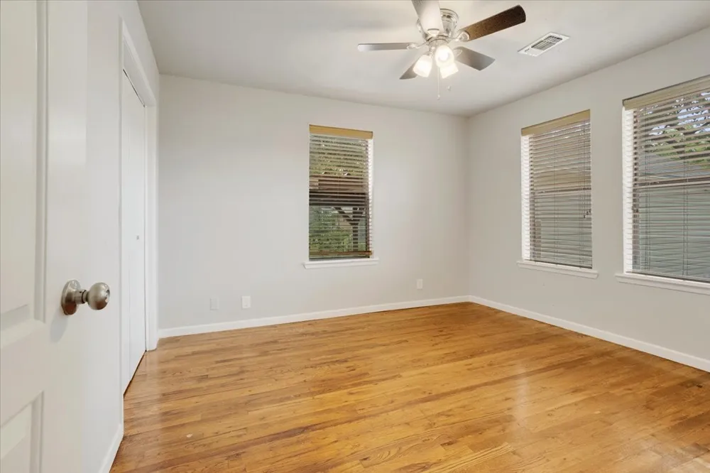 1310 W Laurel Street Sherman, TX 75092