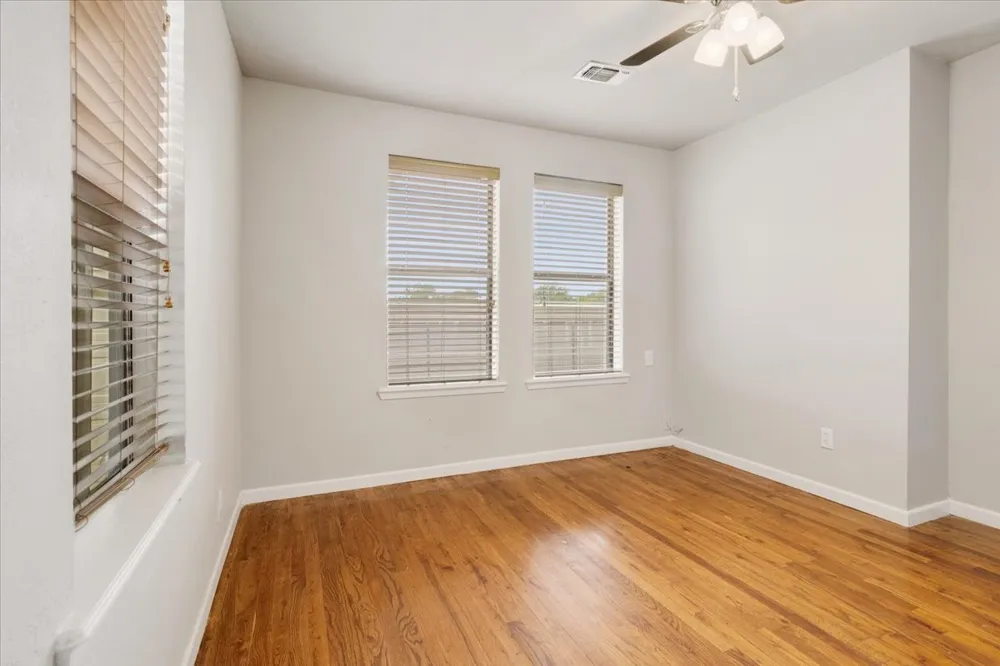 1310 W Laurel Street Sherman, TX 75092