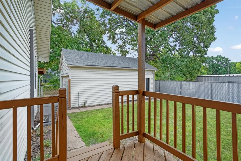 1310 W Laurel Street Sherman, TX 75092
