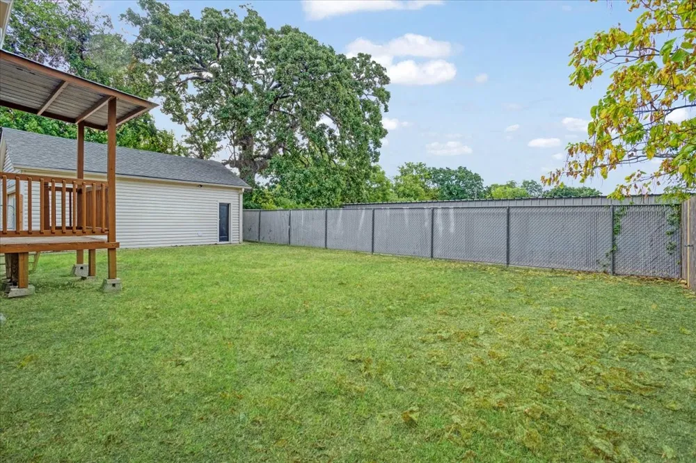 1310 W Laurel Street Sherman, TX 75092