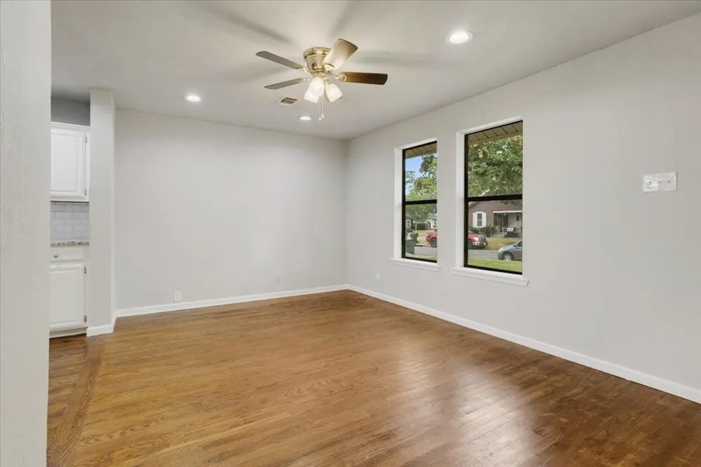 1310 W Laurel Street Sherman, TX 75092