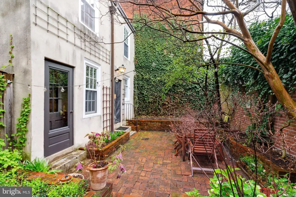 2518 PANAMA STREET Philadelphia, PA 19103