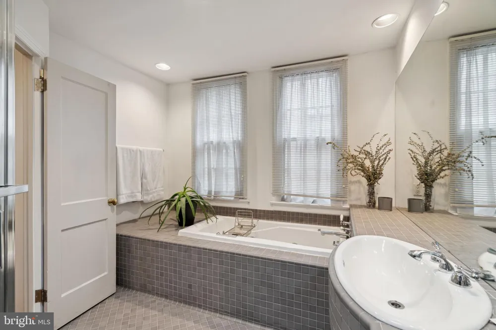 2518 PANAMA STREET Philadelphia, PA 19103
