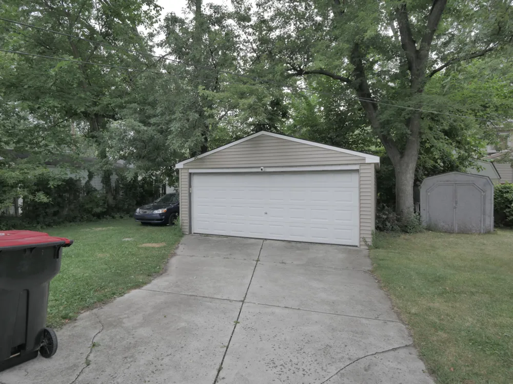 28444 Everett Street Southfield, MI 48076