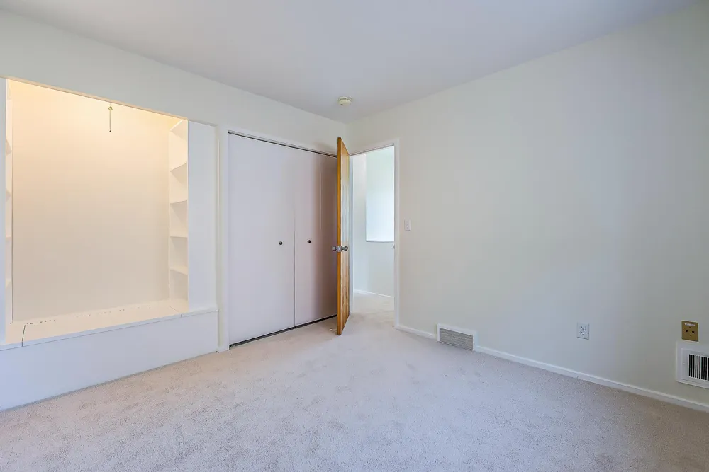 1 Westbury Court Ann Arbor, MI 48105