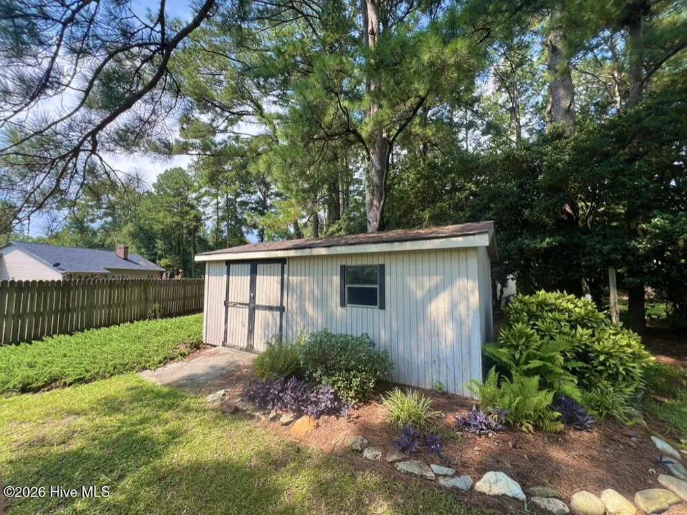 2203 Acorn Circle Kinston, NC 28504