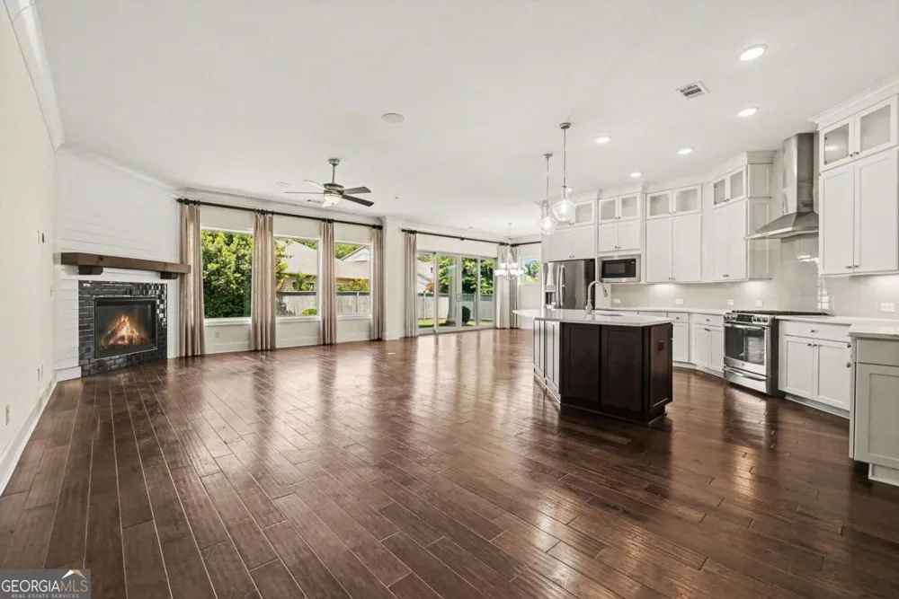 105 Sheridan DR Woodstock, GA 30189