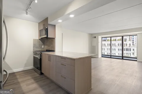 2460 Peachtree RD NE