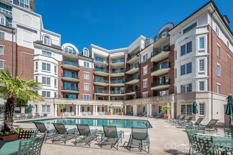 300 W 5th Street #318