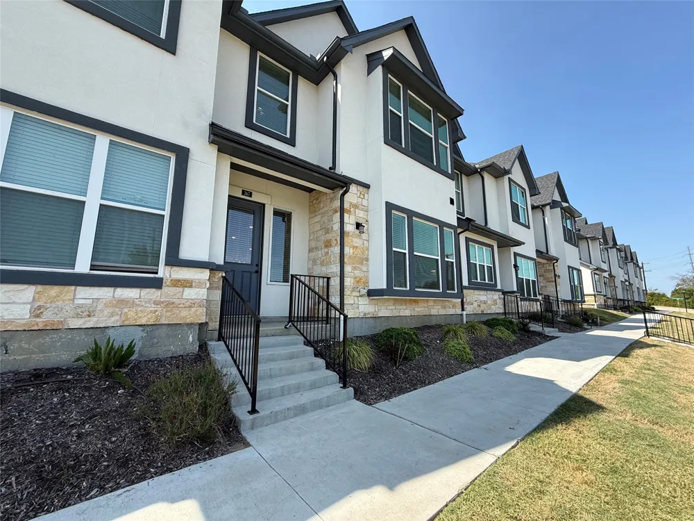 267 Mule Deer Mews Frisco, TX 75068