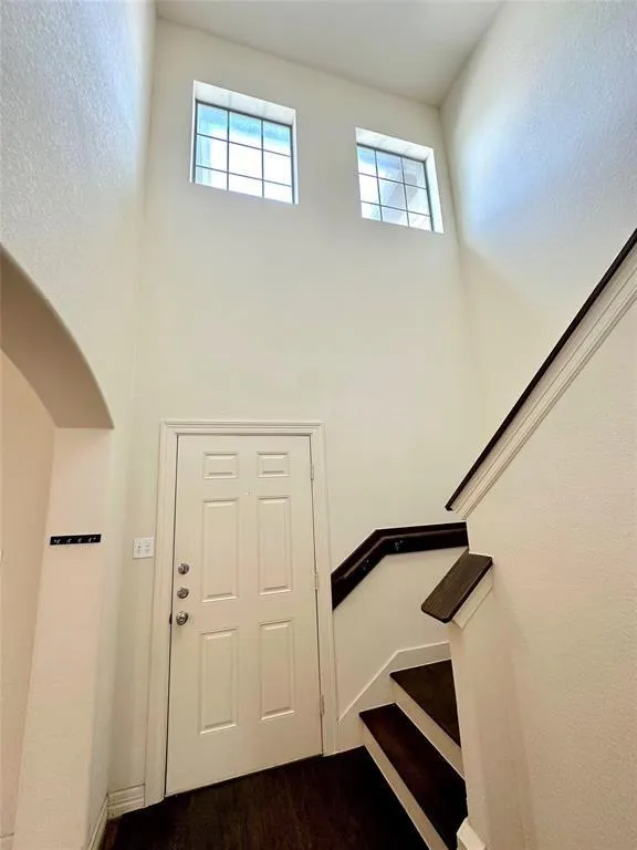 210 S Tesch Bellville, TX 77418
