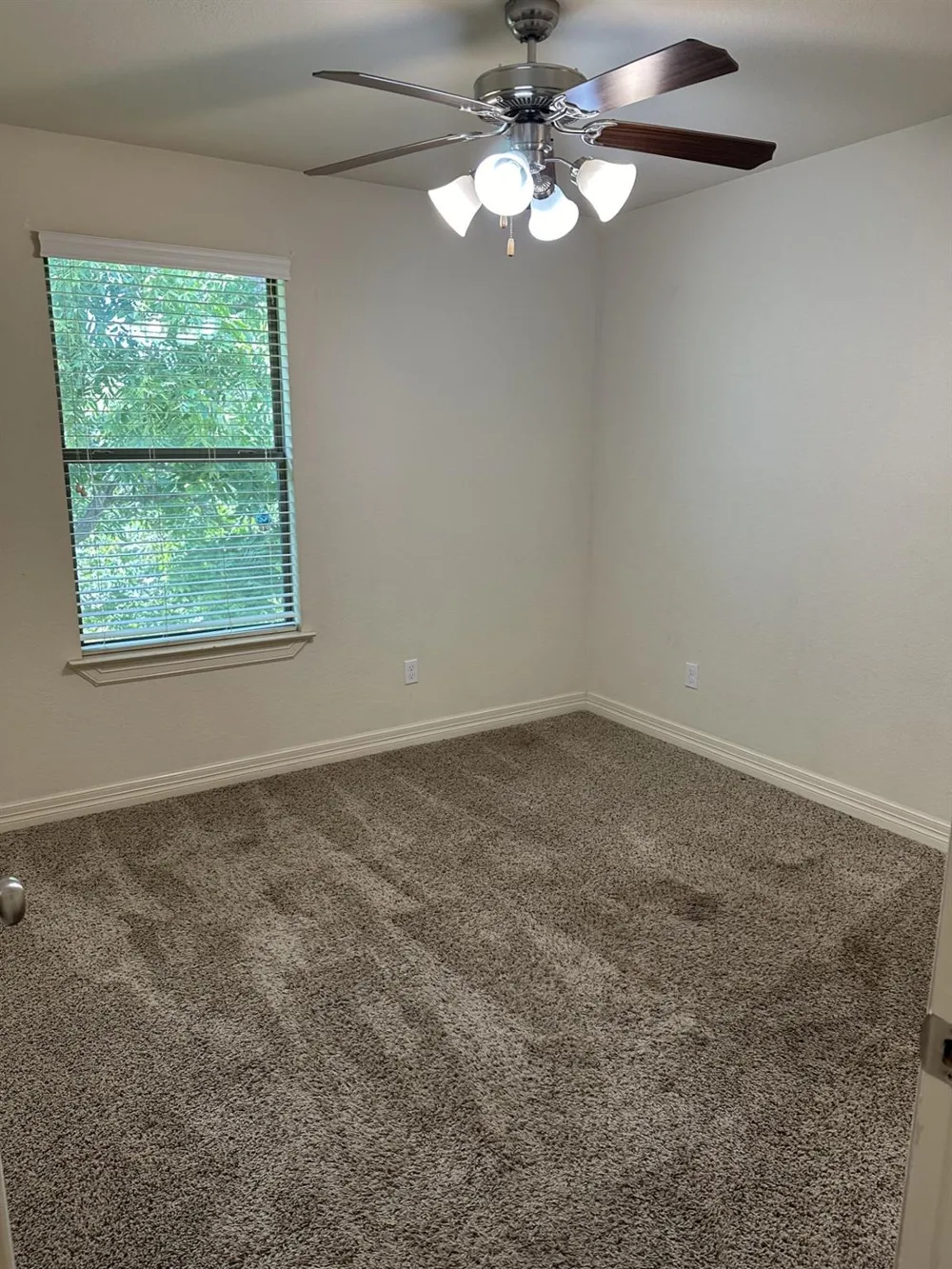 210 S Tesch Bellville, TX 77418