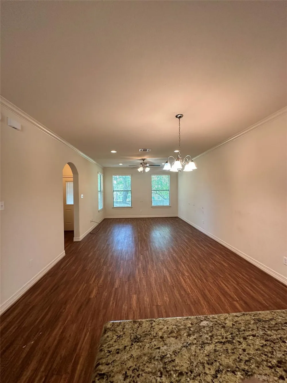 210 S Tesch Bellville, TX 77418