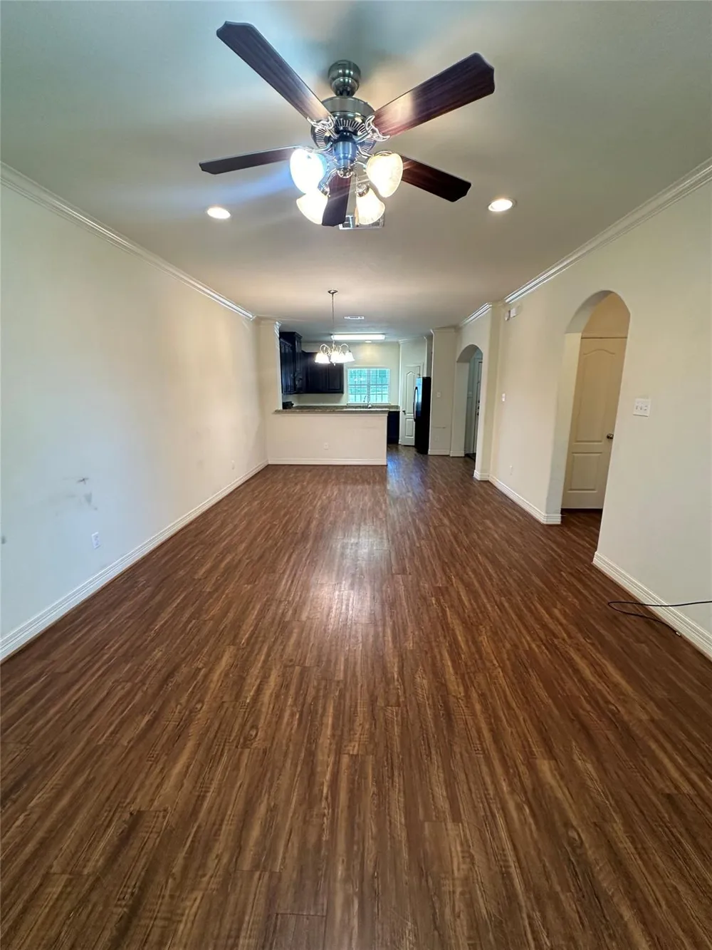210 S Tesch Bellville, TX 77418