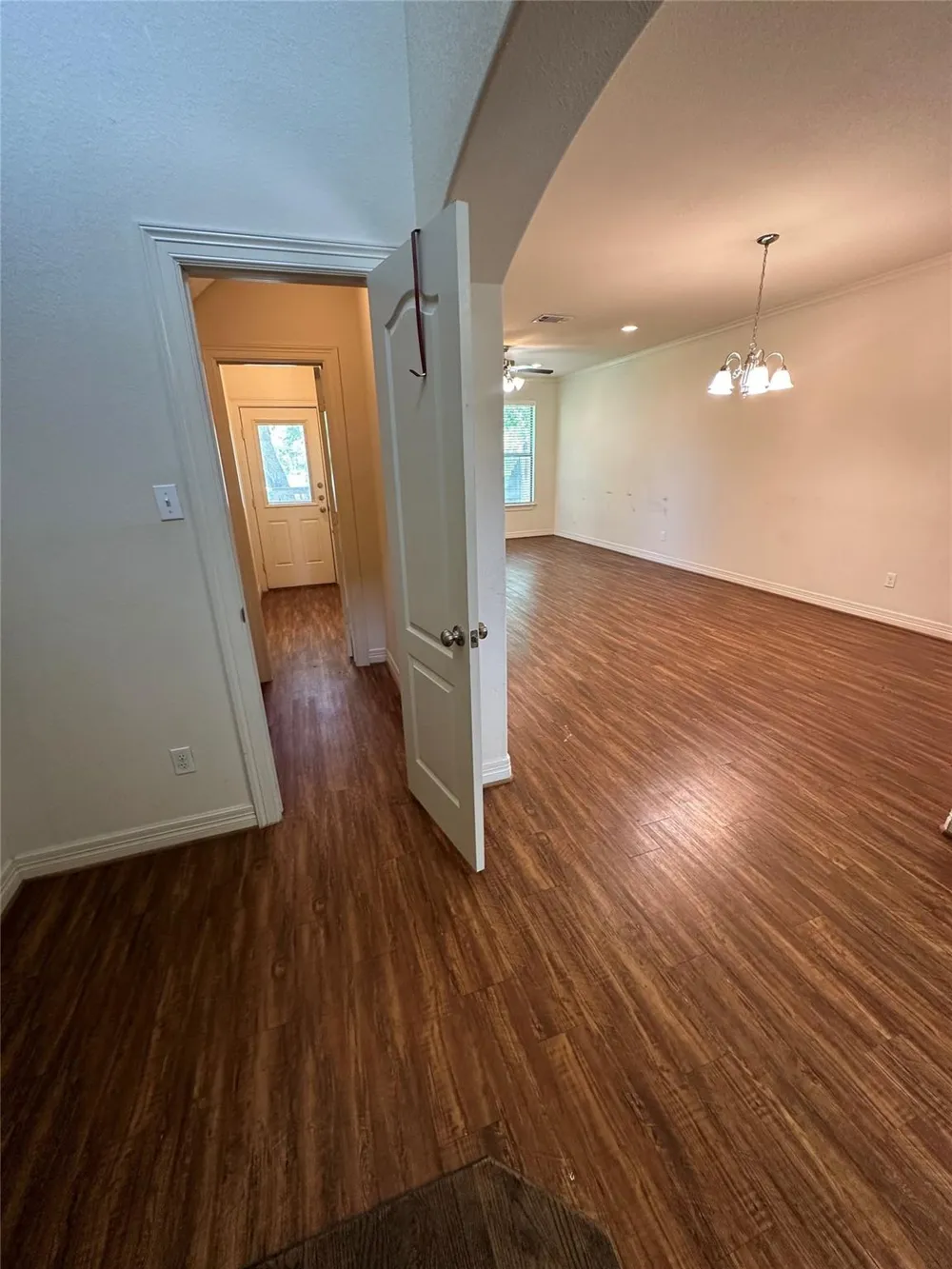 210 S Tesch Bellville, TX 77418